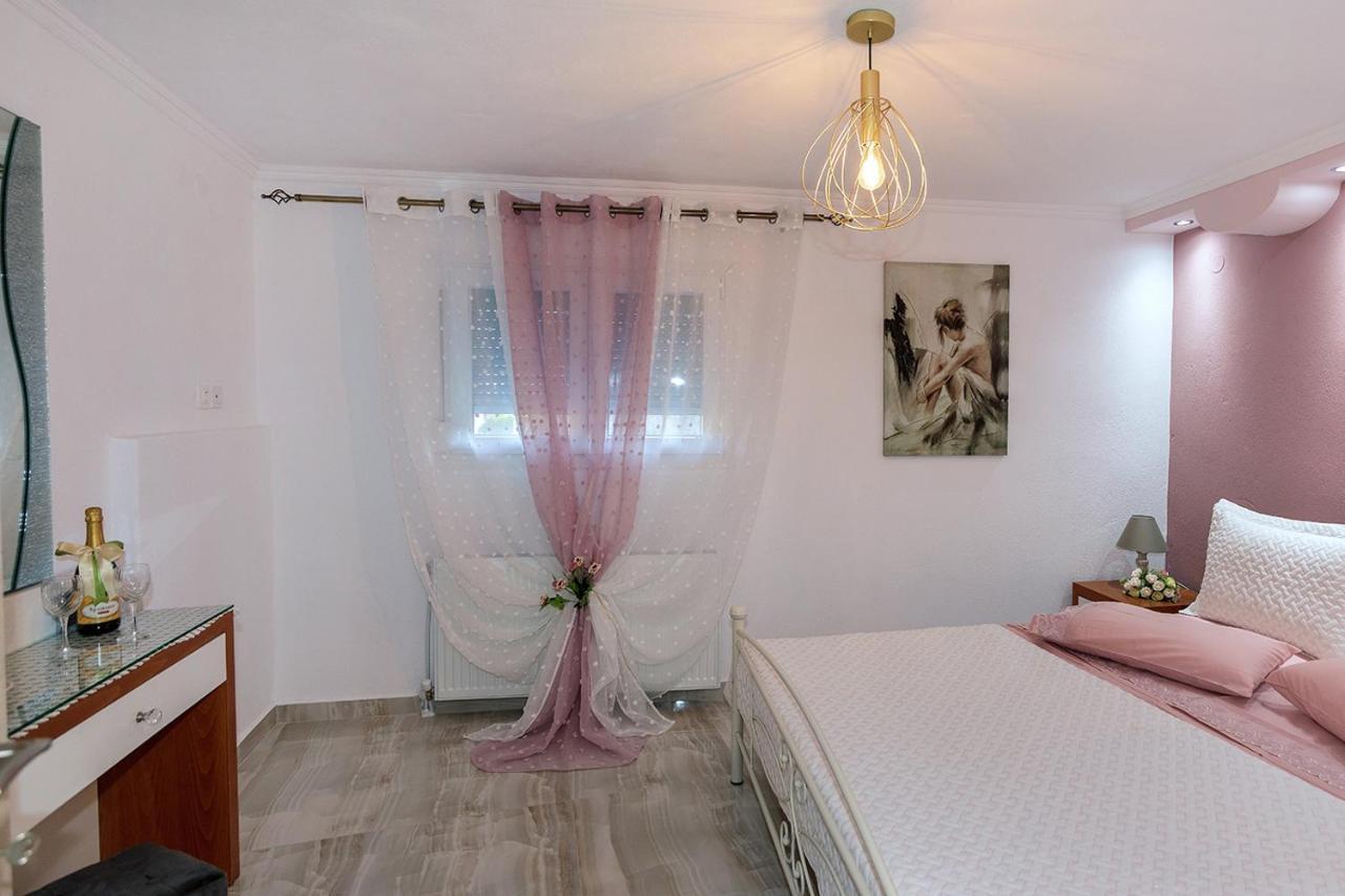 Rentinis Apartments Nikiti  Bagian luar foto